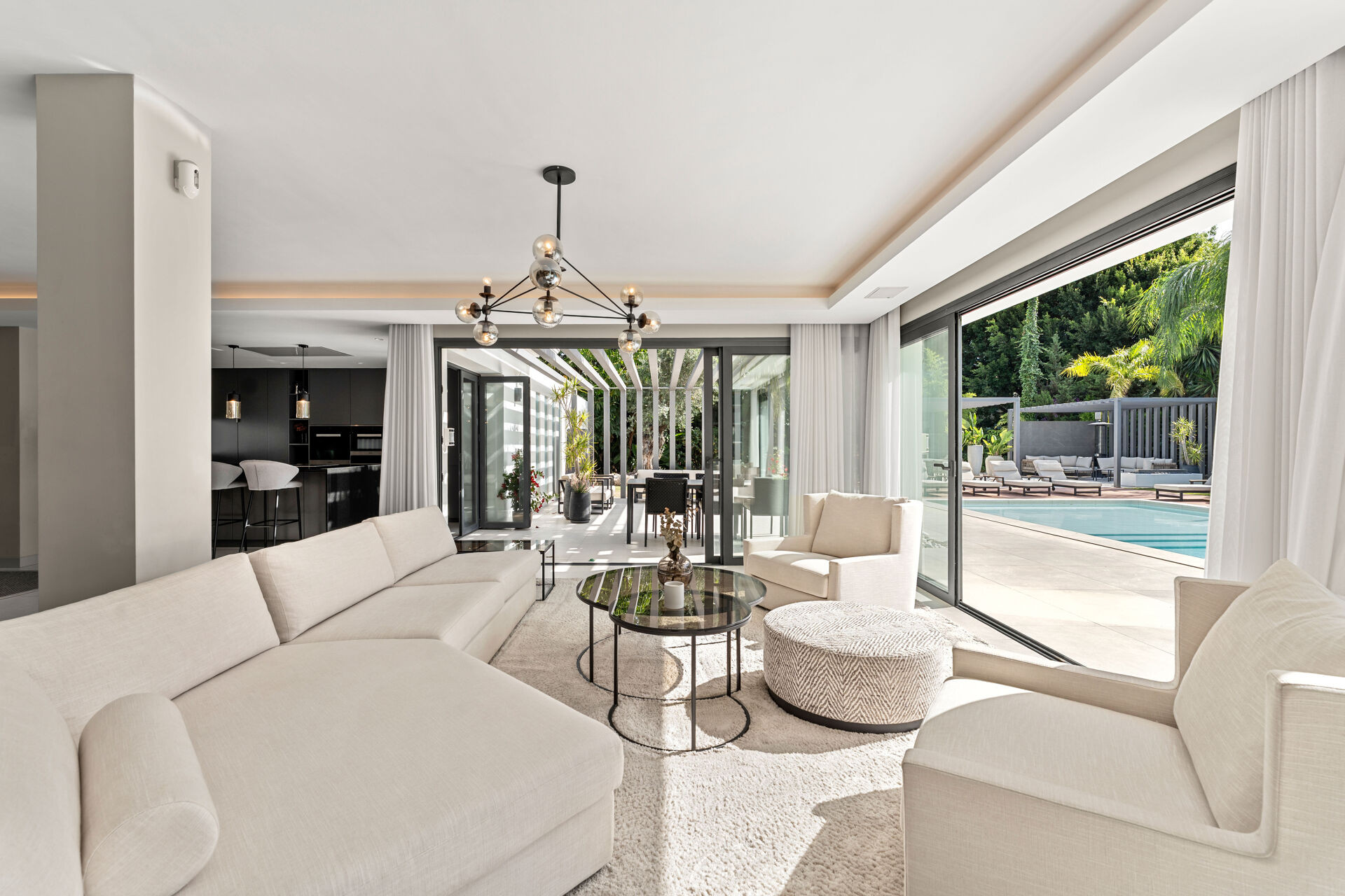 4 Bedroom Villa in Marbella - Photo 13