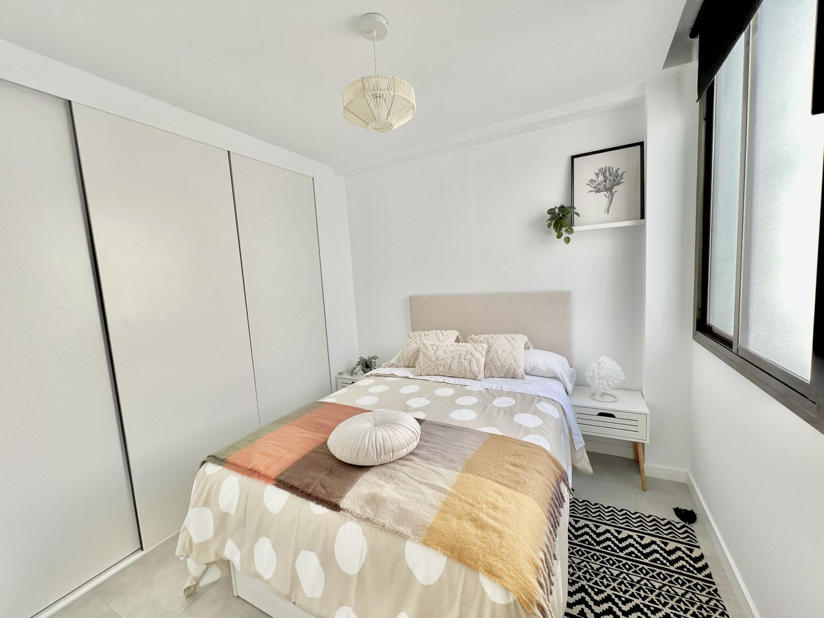 15 Bedroom Apartment in Málaga - Photo 15