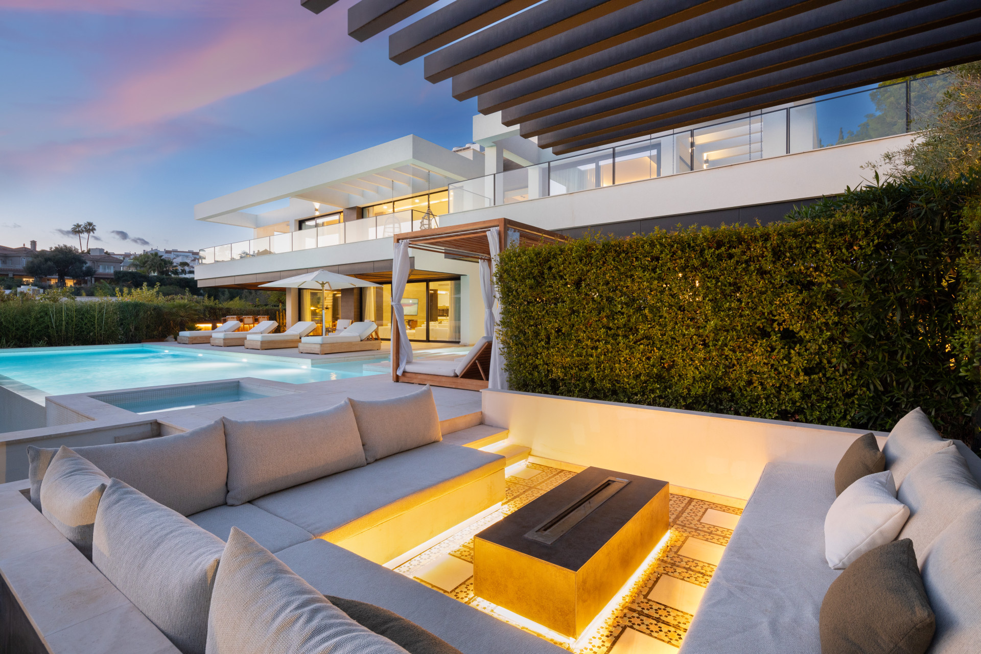6 Bedroom Villa in Marbella - Photo 5
