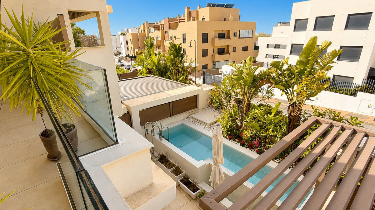 4 Bedroom Townhouse in Mijas - Photo 2