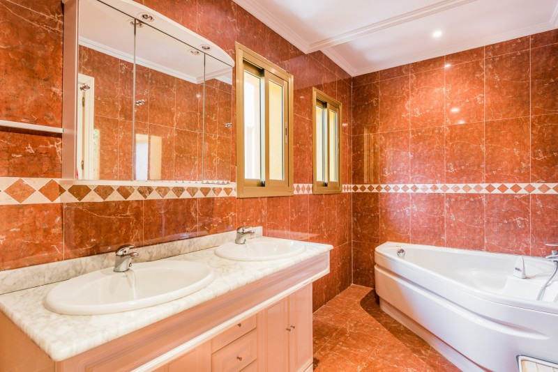 9 Bedroom Villa in Marbella - Photo 11