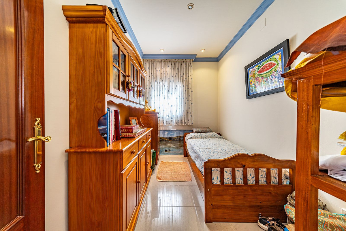 5 Bedroom Villa in Alhaurín de la Torre - Photo 46