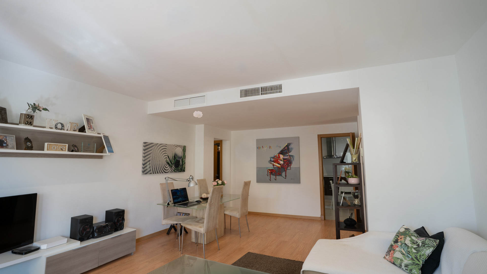 3 Bedroom Apartment in Estepona - Photo 13