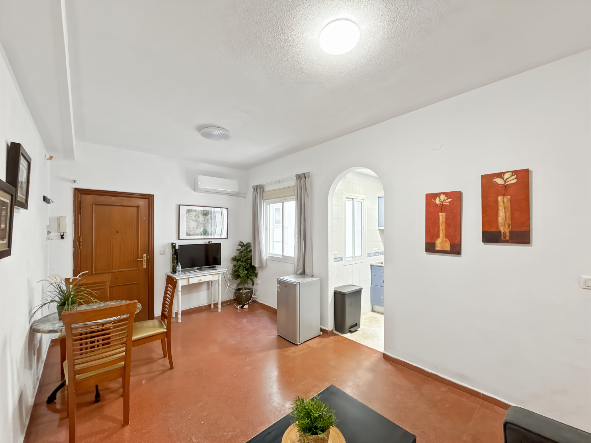 1 Bedroom Apartment in Málaga - Photo 10