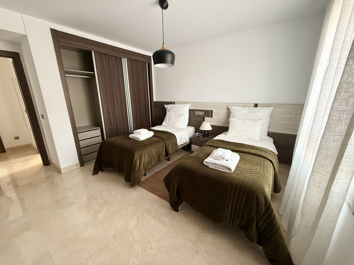 3 Bedroom Penthouse in San Pedro de Alcántara - Photo 11