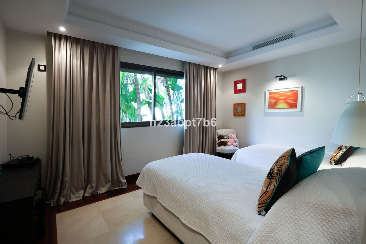 4 Bedroom Villa in Marbella - Foto 21