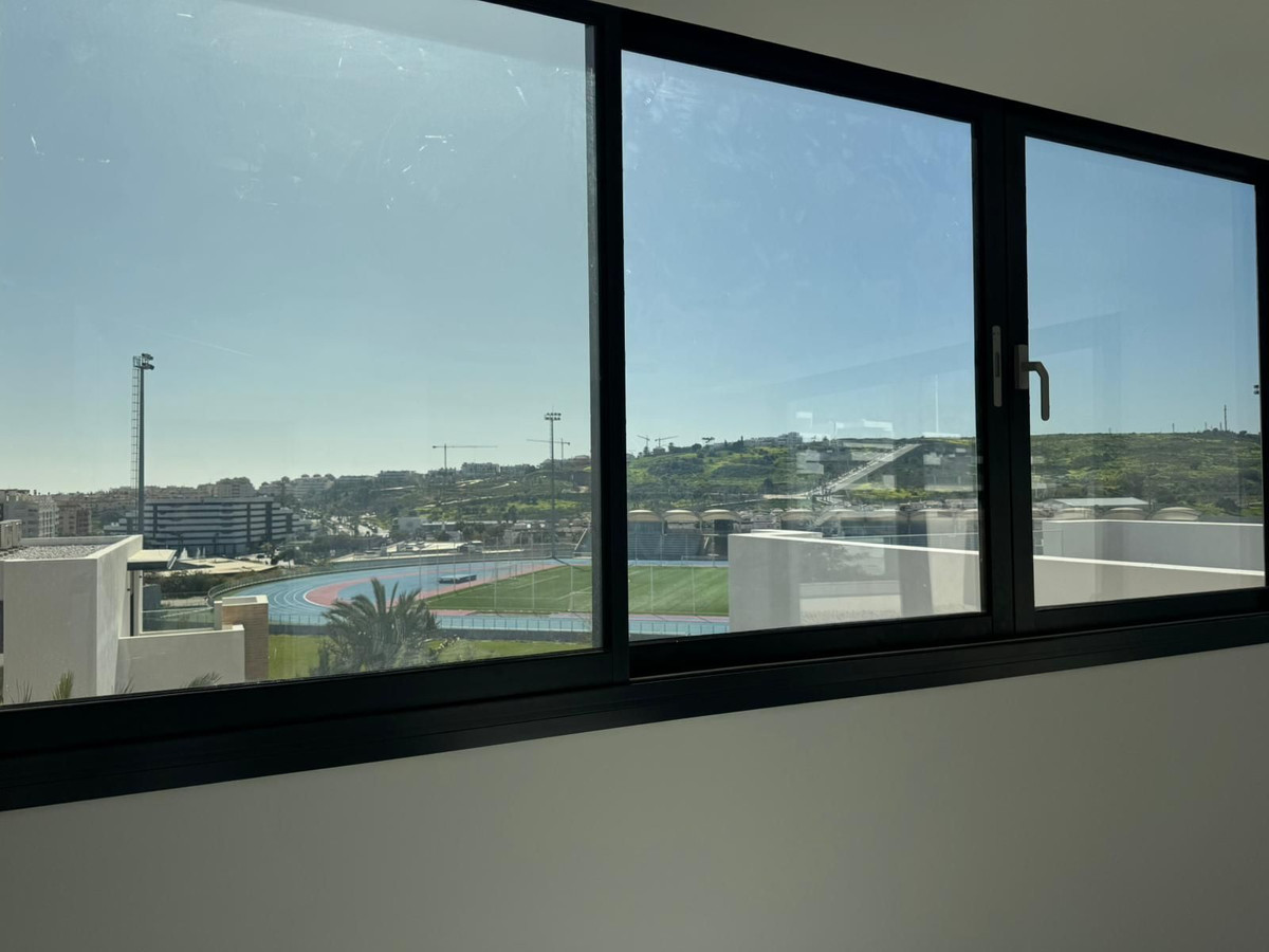 2 Bedroom Penthouse in Estepona - Photo 8