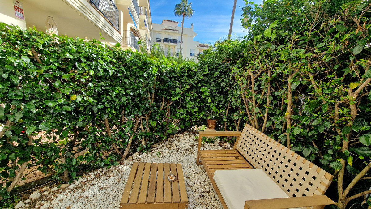 1 Bedroom Apartment in Marbella - Photo 7