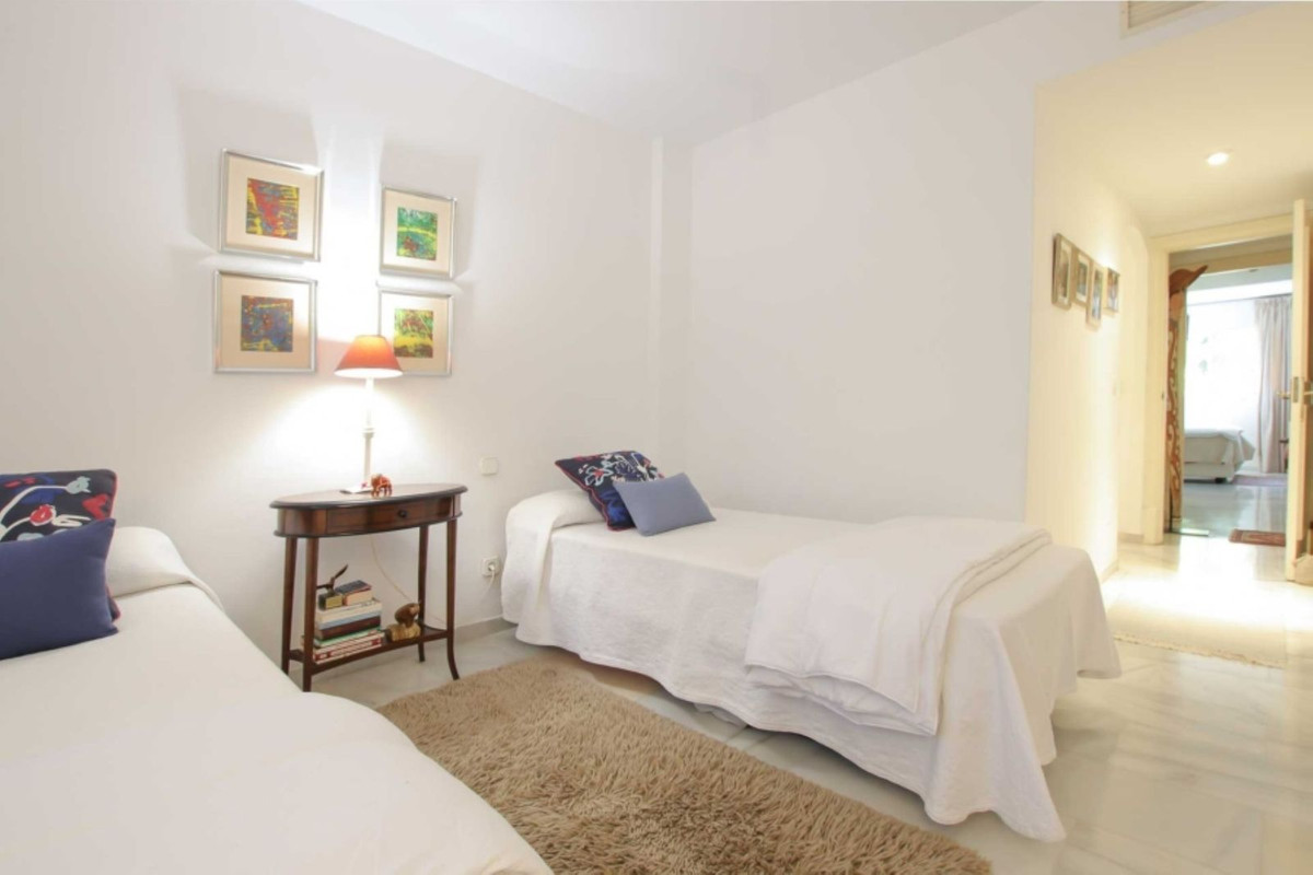 2 Bedroom Apartment in Marbella - Photo 15
