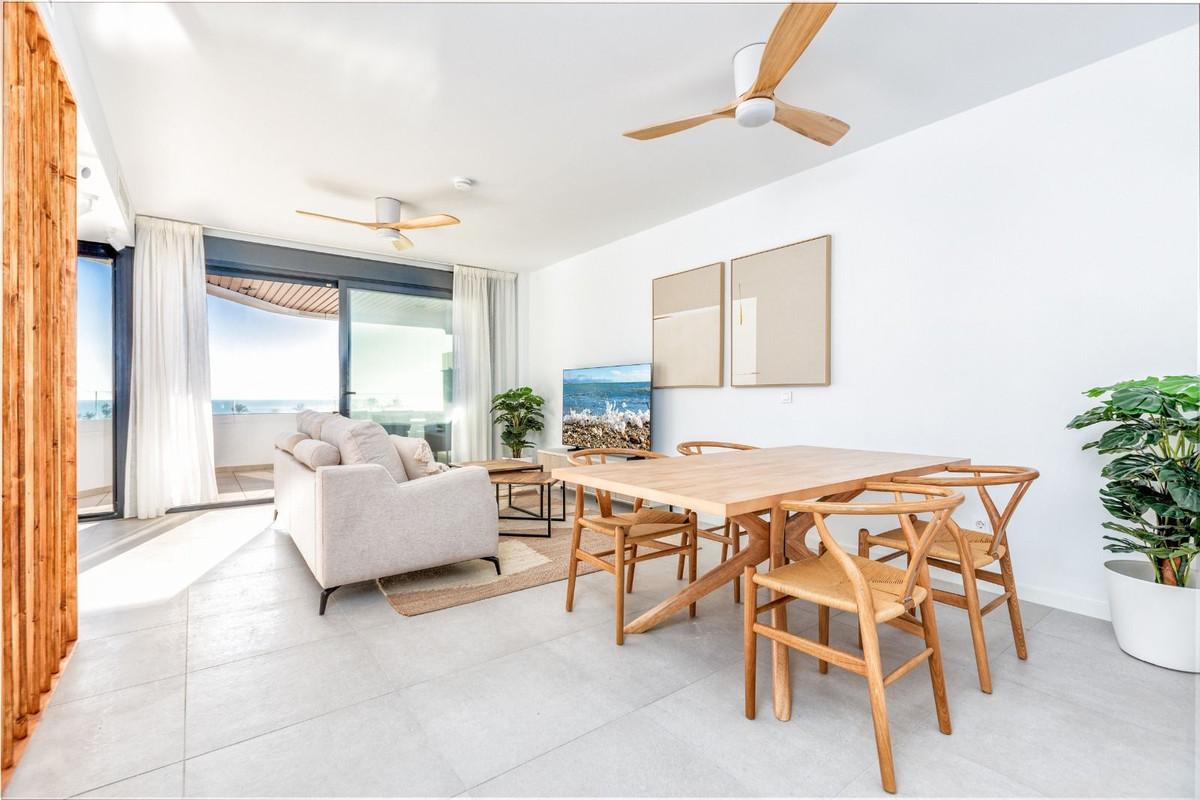 2 Bedroom Apartment in Torremolinos - Photo 7