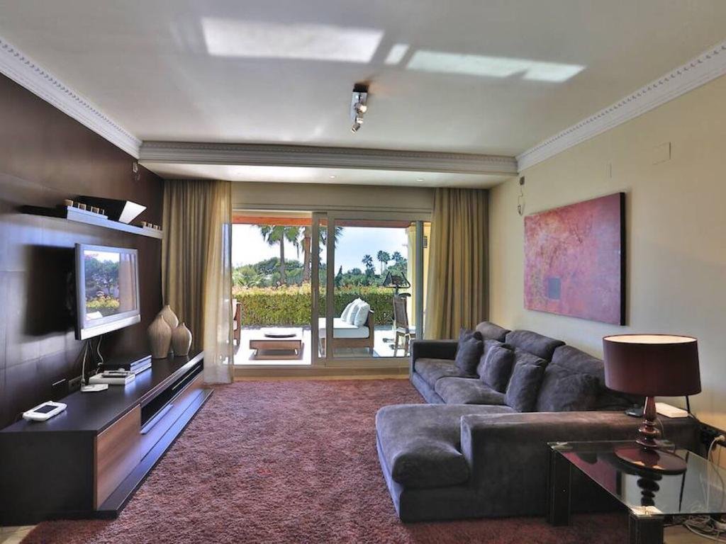 3 Bedroom Apartment in Marbella - Photo 14