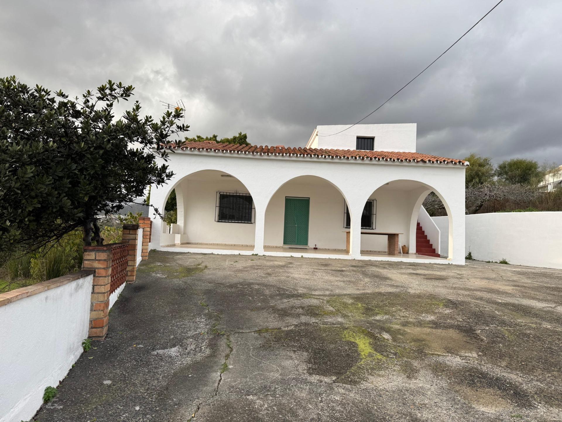 4 Bedroom Villa in Estepona - Photo 3