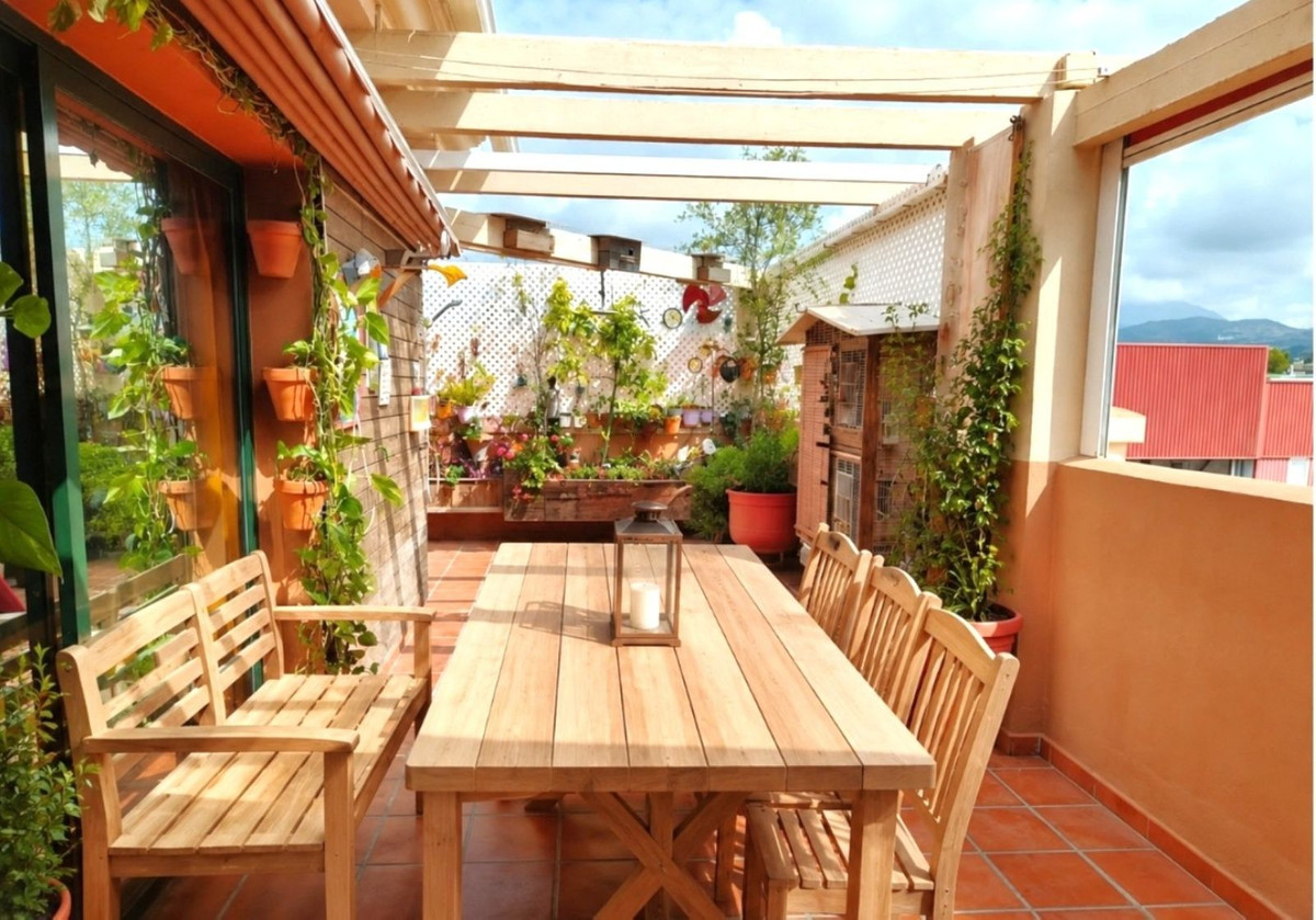 4 Bedroom Penthouse in San Pedro de Alcántara - Photo 2