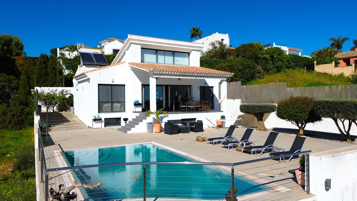 4 Bedroom Villa in Estepona - Photo 39