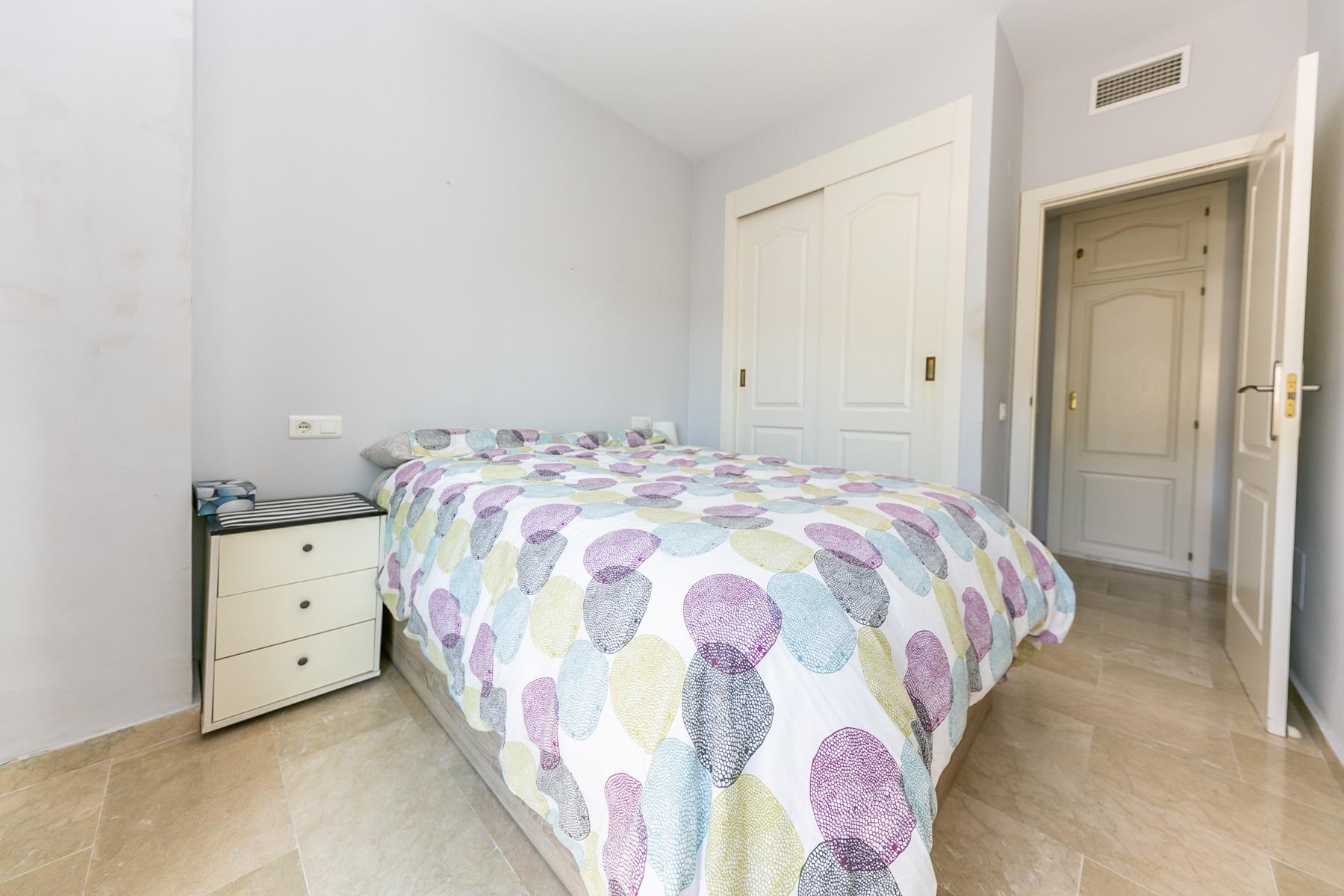 2 Bedroom Townhouse in Benalmádena - Photo 23