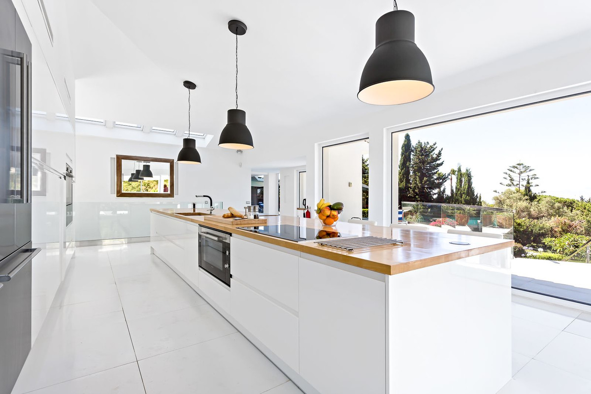7 Bedroom Villa in Marbella - Photo 18