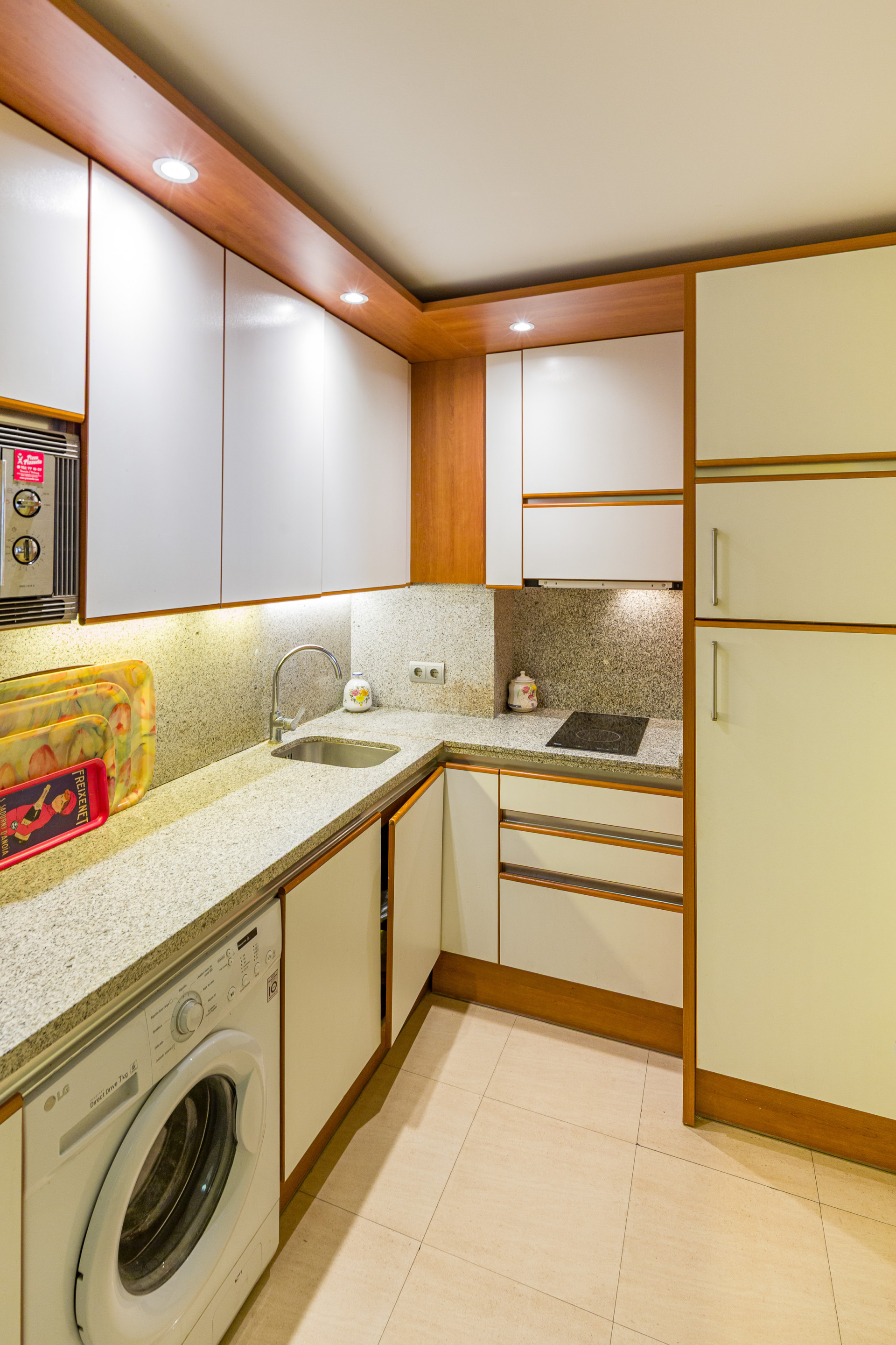 2 Bedroom Apartment in Marbella - Photo 13