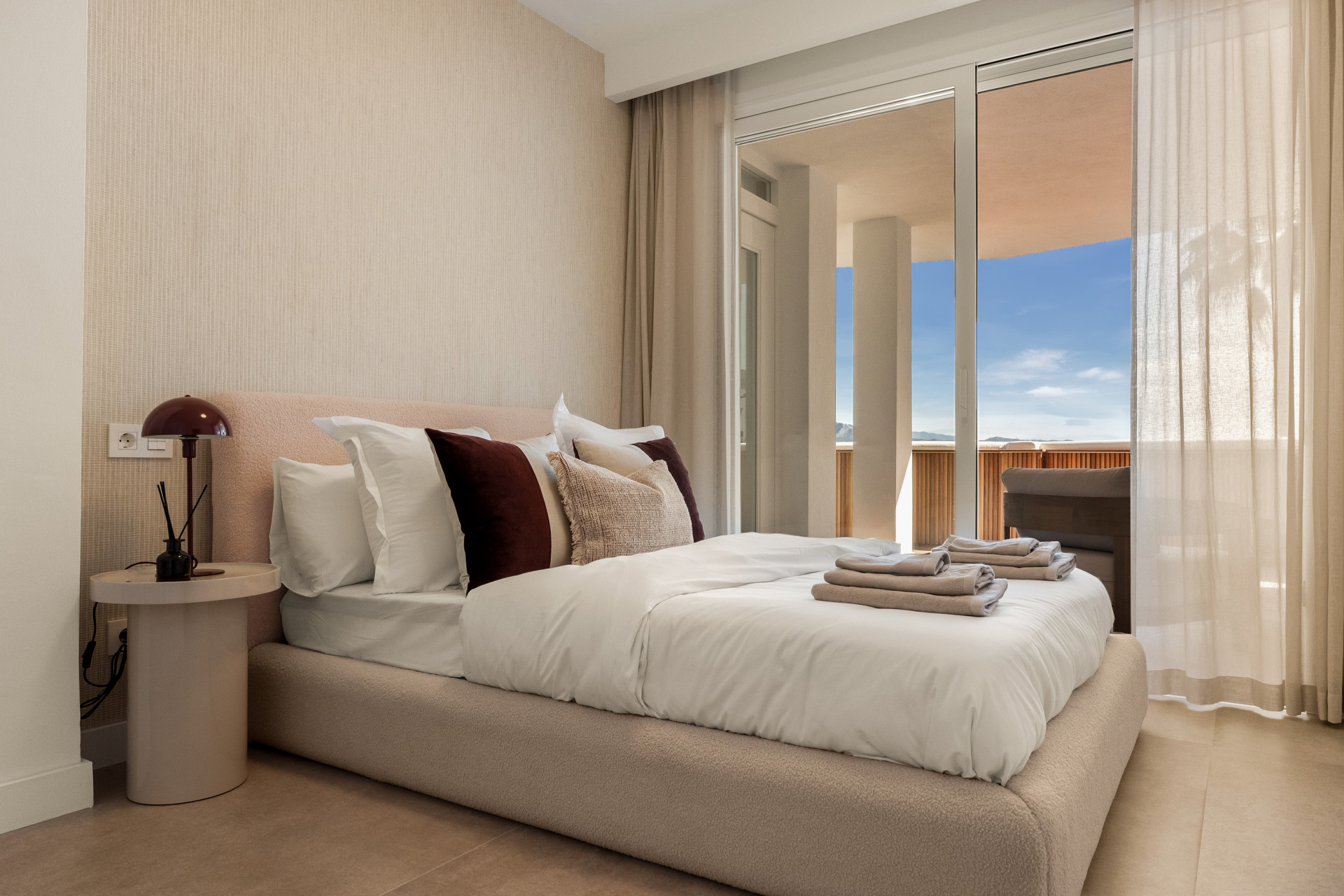 2 Bedroom Apartment in Marbella - Photo 25