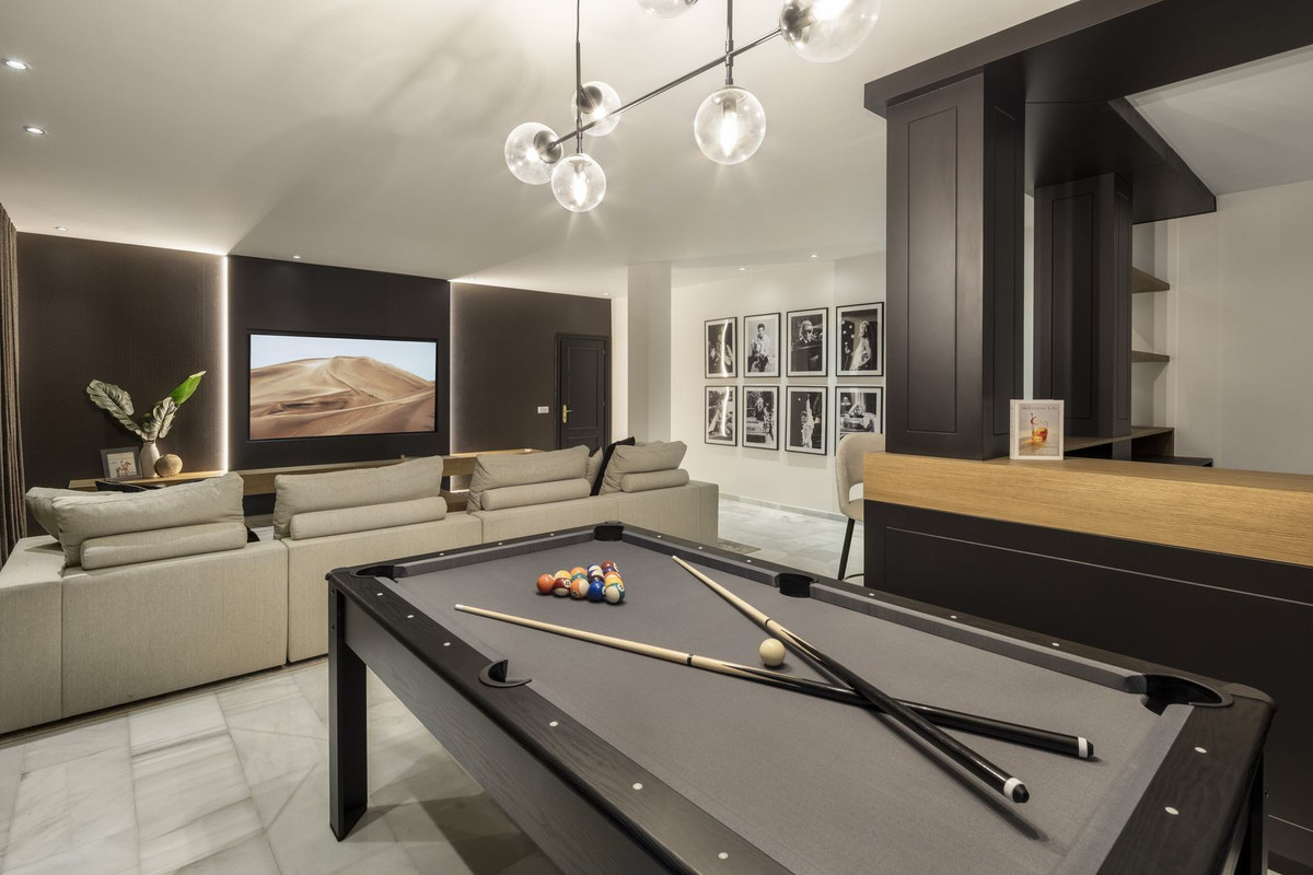 12 Bedroom Villa in Marbella - Photo 27