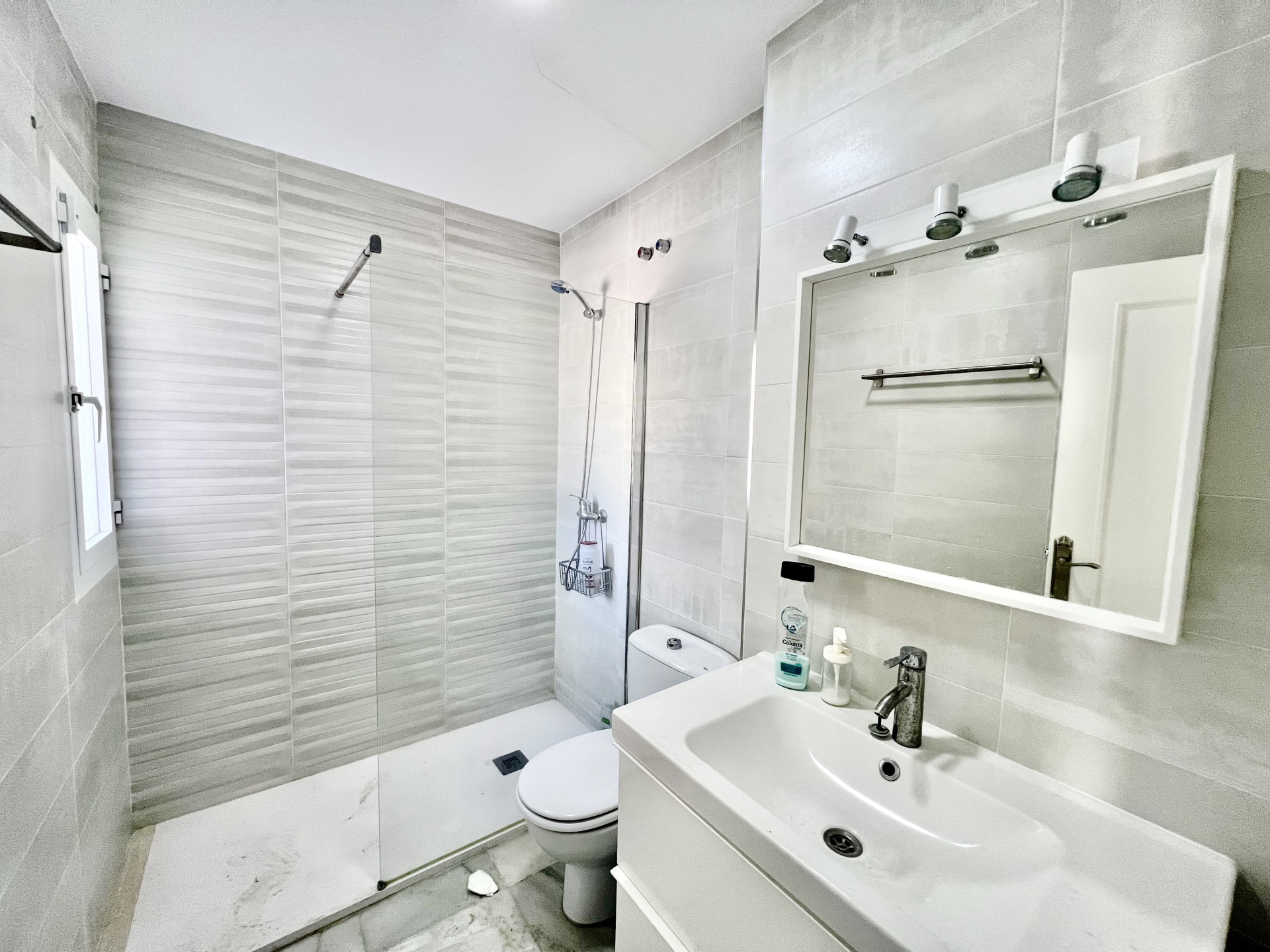 5 Bedroom Villa in Marbella - Photo 11