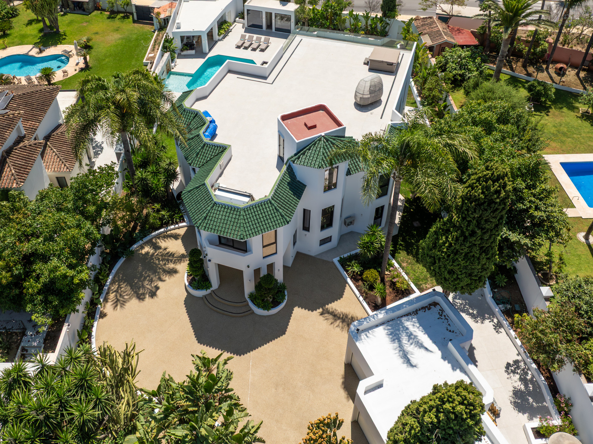 6 Bedroom Villa in Estepona - Photo 46