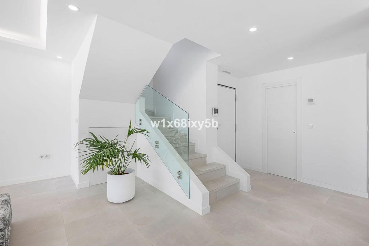 3 Bedroom Villa in Marbella - Photo 13