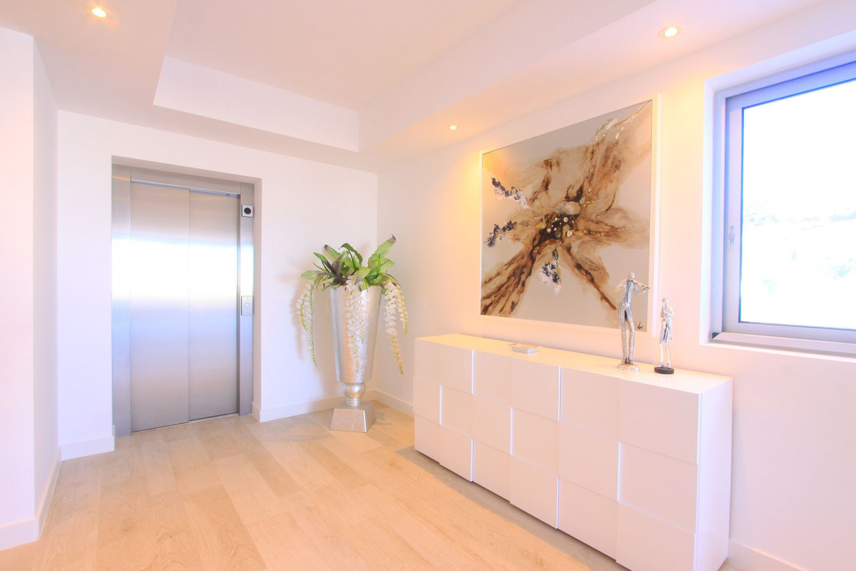 3 Bedroom Penthouse in Casares - Photo 11