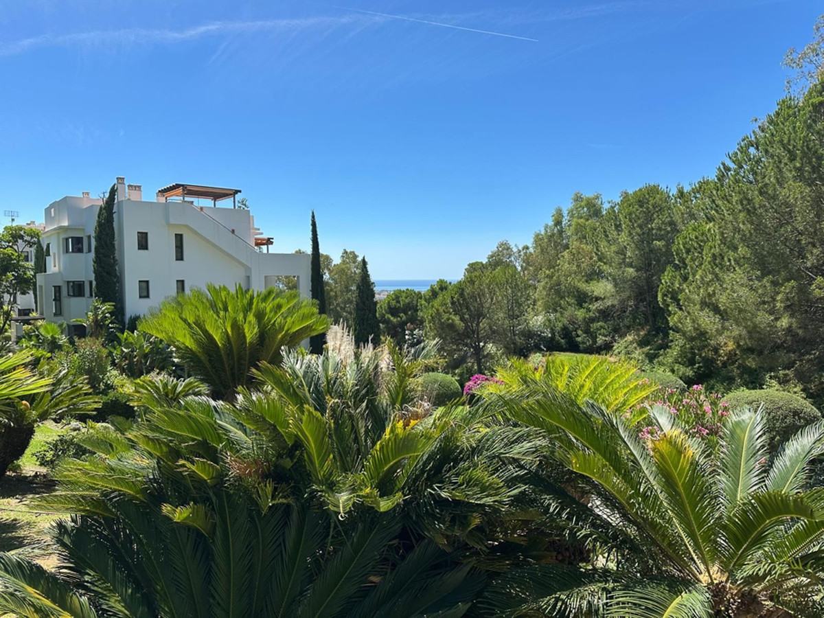 2 Bedroom Apartment in Benahavís - Photo 36