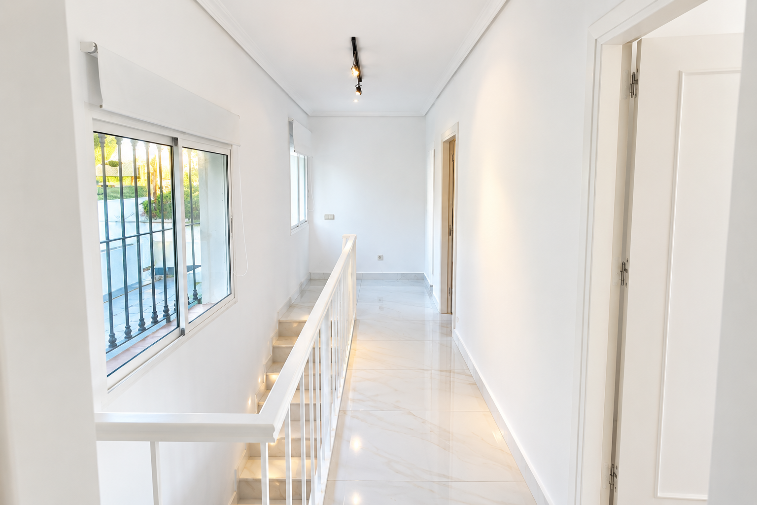 4 Bedroom Villa in Marbella - Photo 11