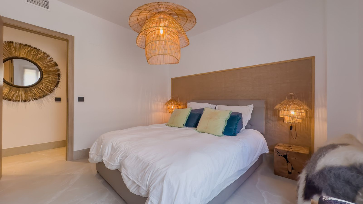 3 Bedroom Penthouse in Istán - Photo 41