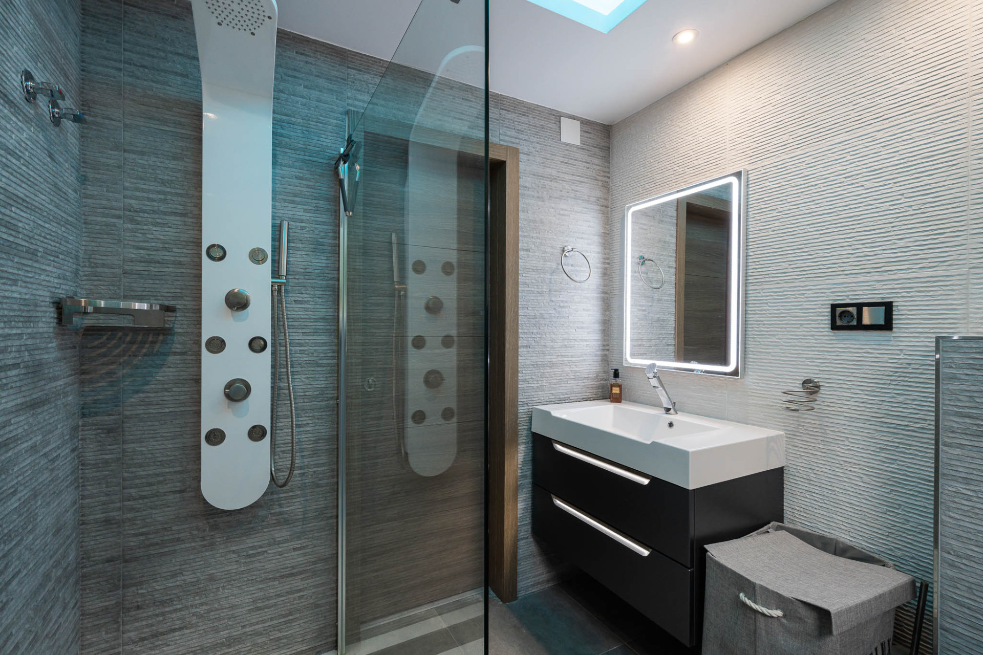 8 Bedroom Villa in Marbella - Photo 14