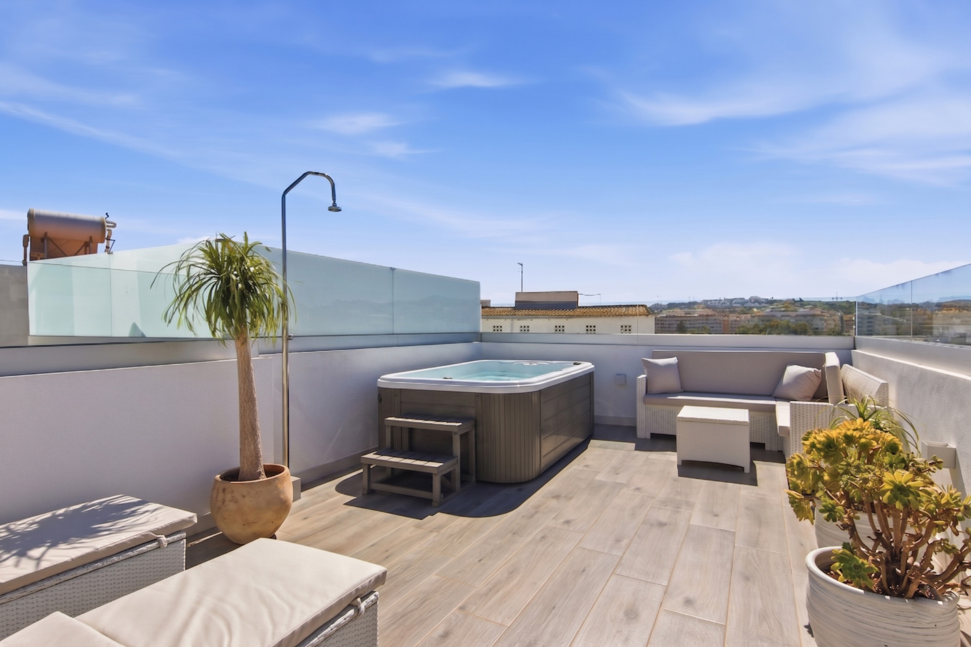 4 Bedroom Townhouse in Estepona - Photo 25