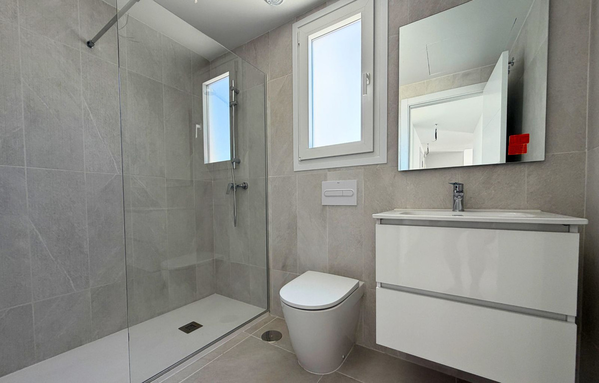 2 Bedroom Penthouse in Mijas - Photo 29