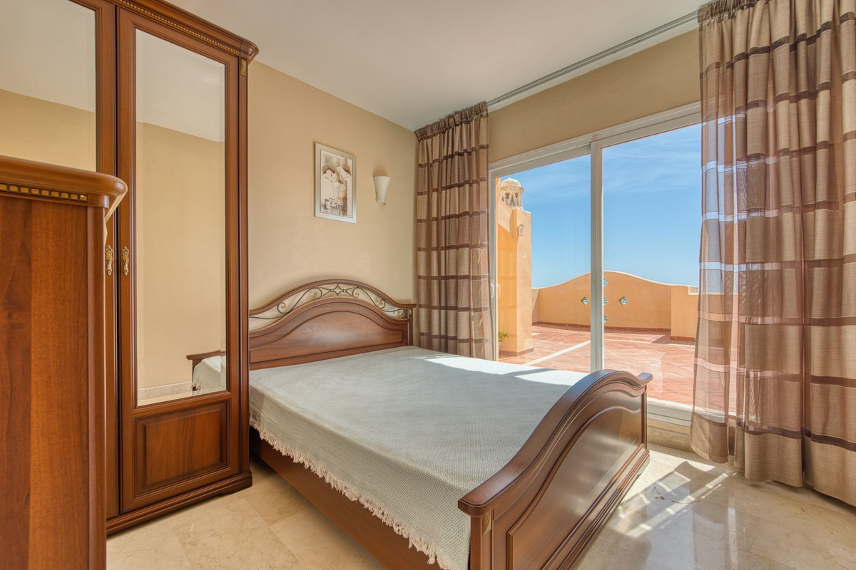 Piso de 3 dormitorios con piscina en Málaga – Foto 3