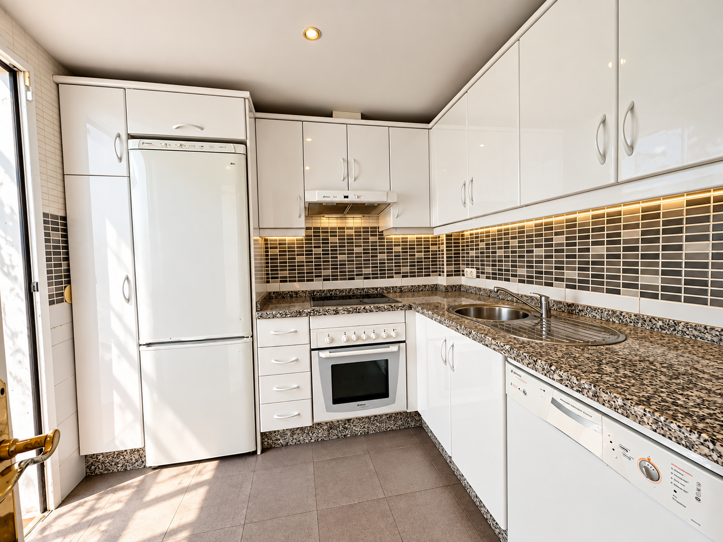 3 Bedroom Townhouse in Marbella - Photo 11