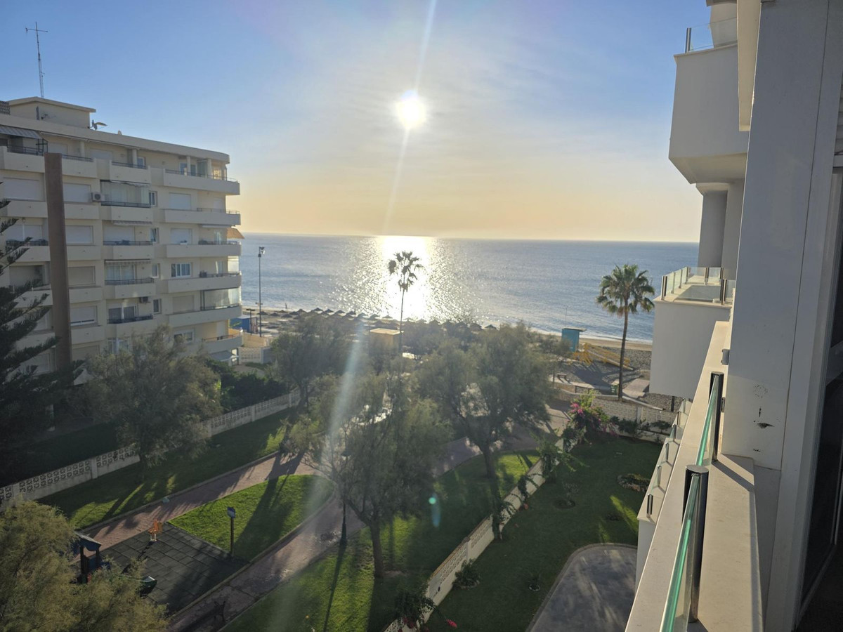 2 Bedroom Apartment in Fuengirola - Photo 21