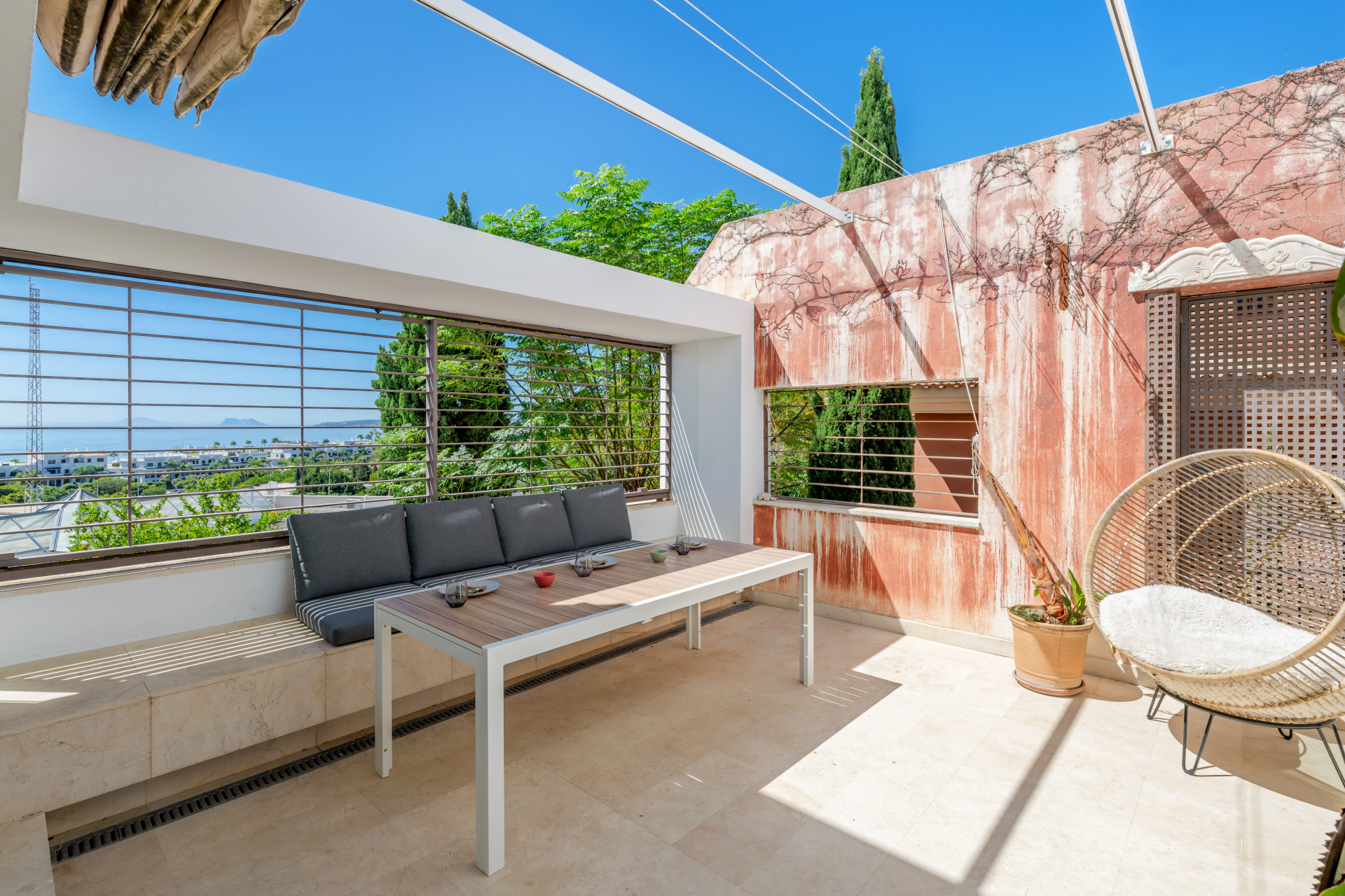 4 Bedroom Villa in Estepona - Photo 3