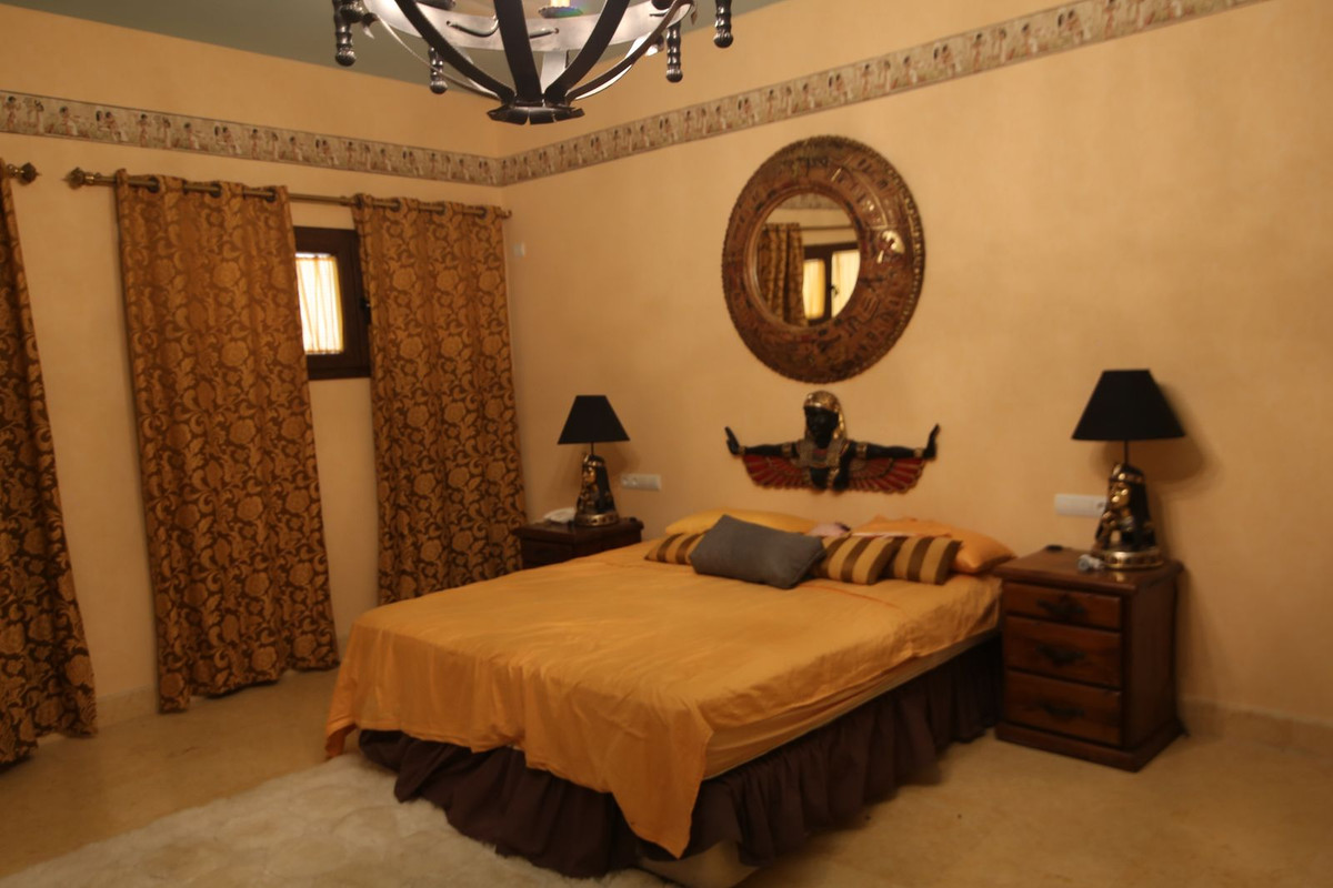 6 Bedroom Villa in Sotogrande - Photo 26