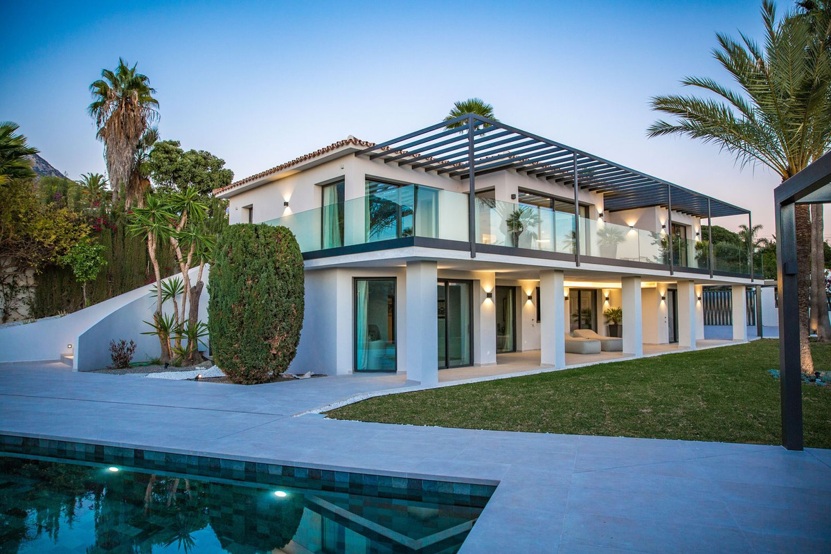 5 Bedroom Villa in Marbella - Photo 12