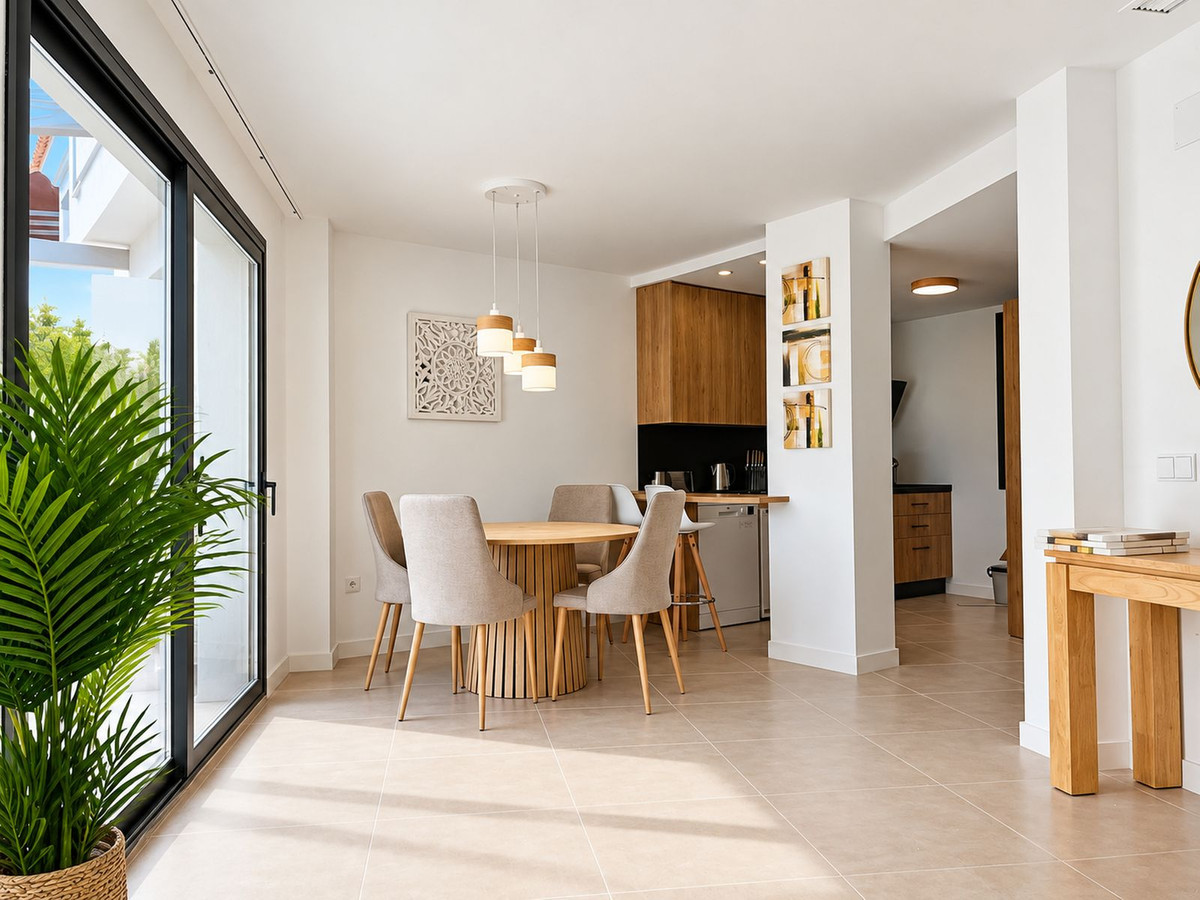 3 Bedroom Townhouse in Estepona - Photo 3