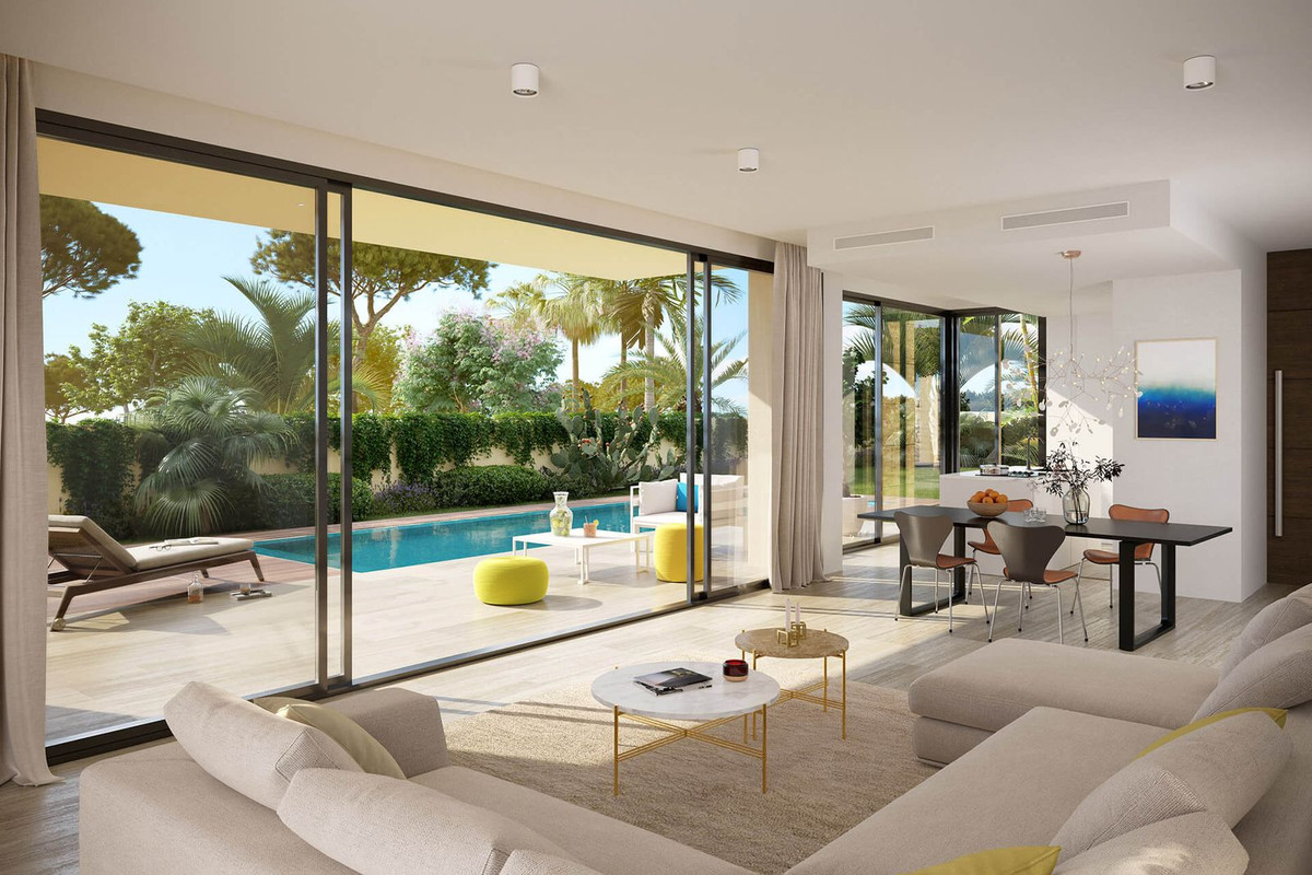 3 Bedroom Villa in Estepona - Photo 3