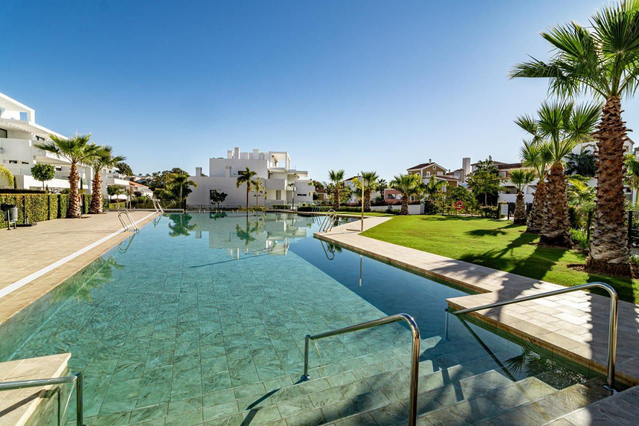 2 Bedroom Apartment in Estepona - Photo 15