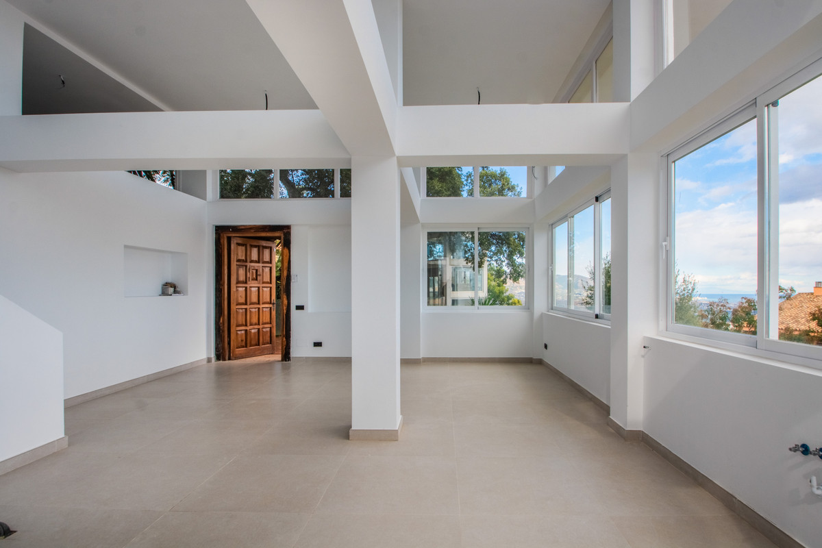 3 Bedroom Apartment in Marbella - Photo 8