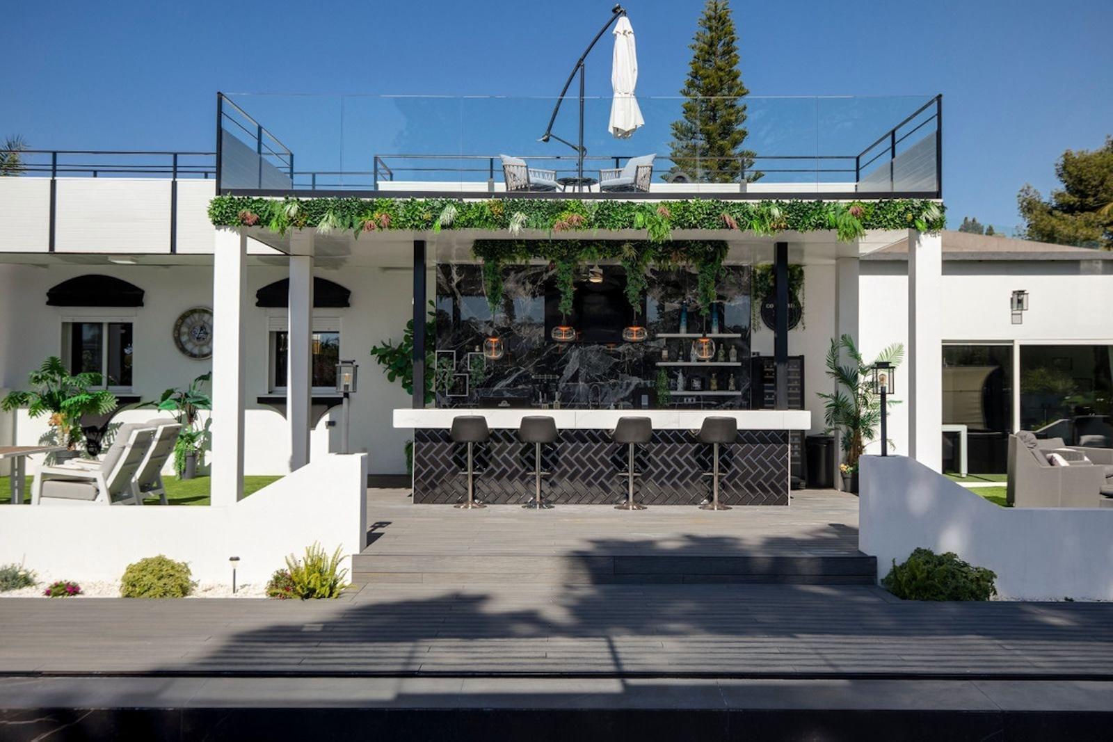 5 Bedroom Villa in Estepona - Photo 4