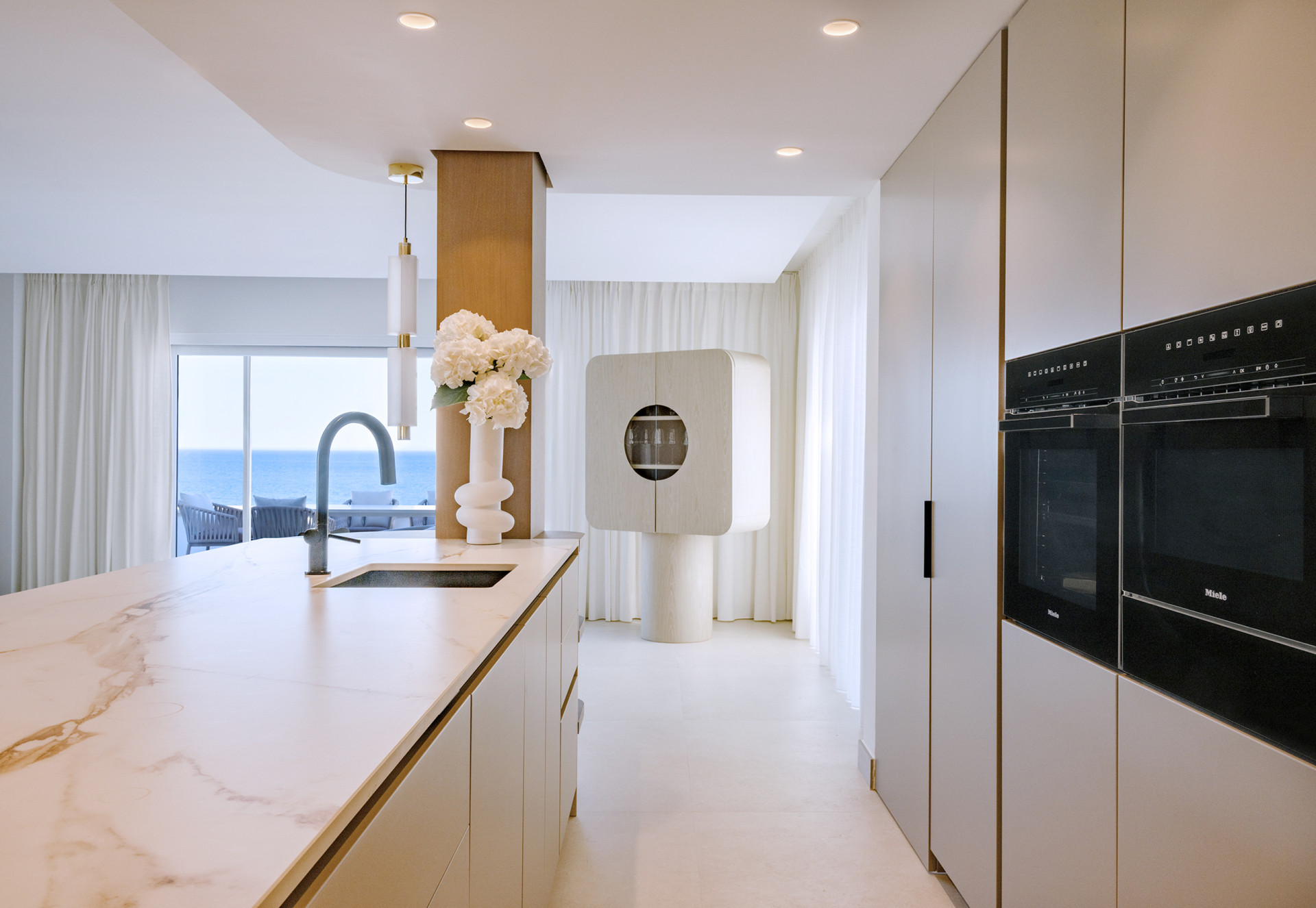 3 Bedroom Penthouse in Estepona - Photo 7