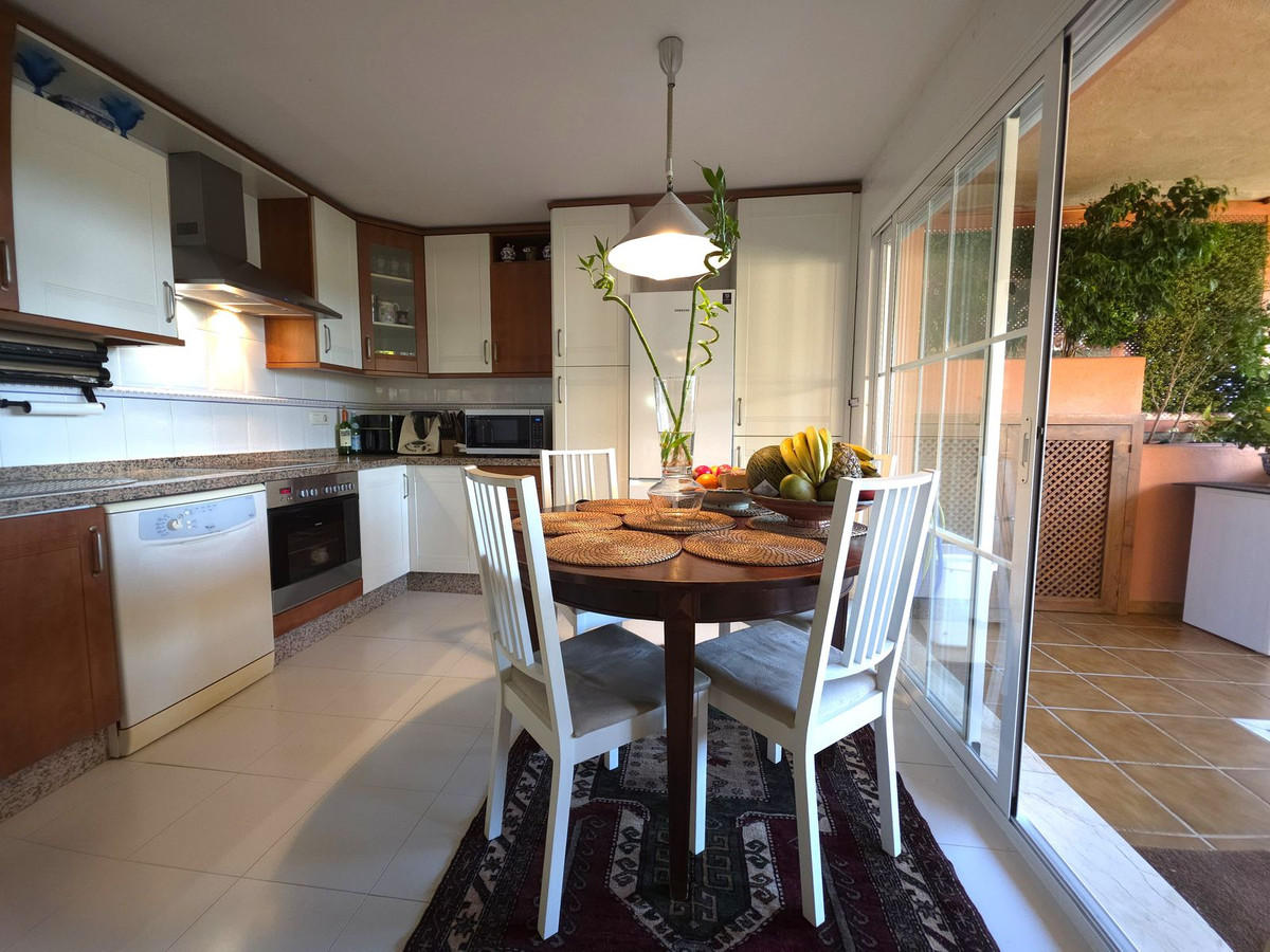 2 Bedroom Apartment in Marbella - Photo 12