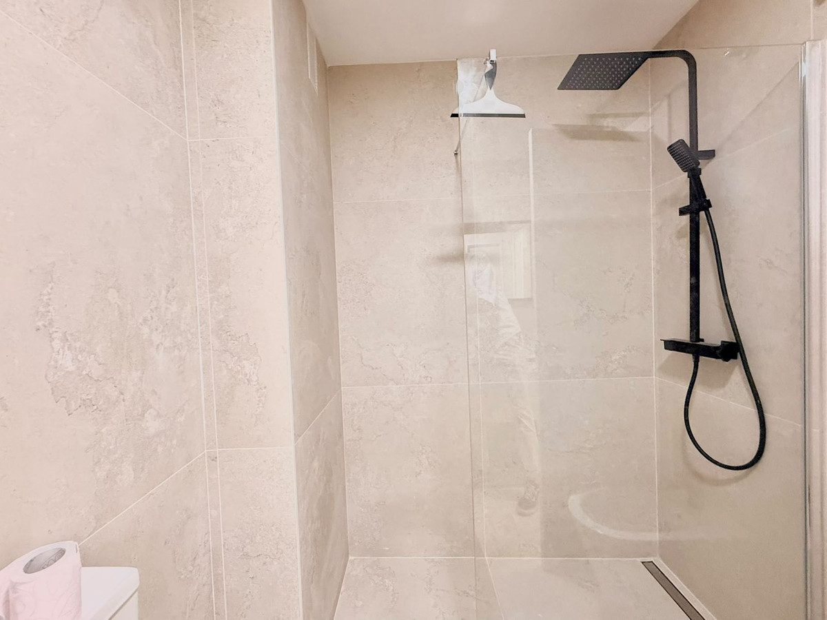 2 Bedroom Apartment in Fuengirola - Photo 19