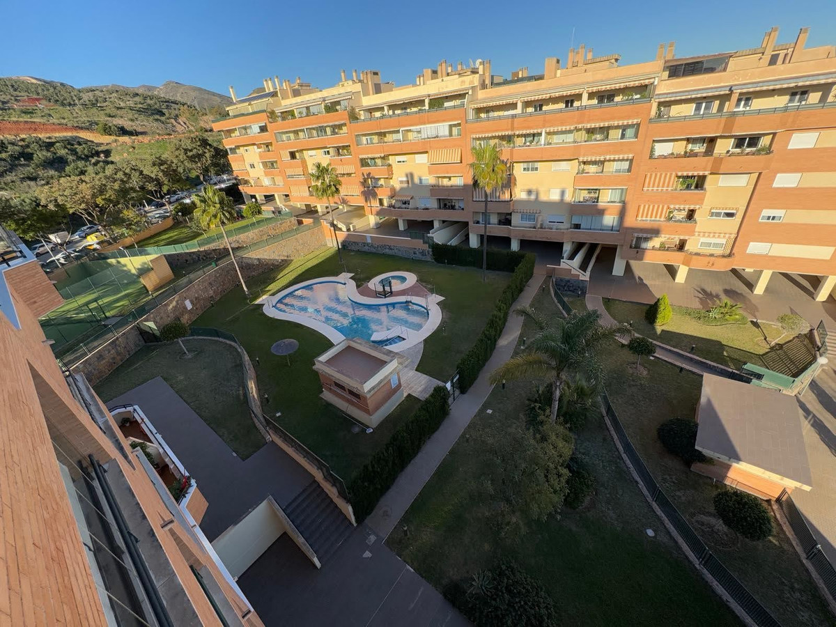 4 Bedroom Penthouse in Torremolinos - Photo 34