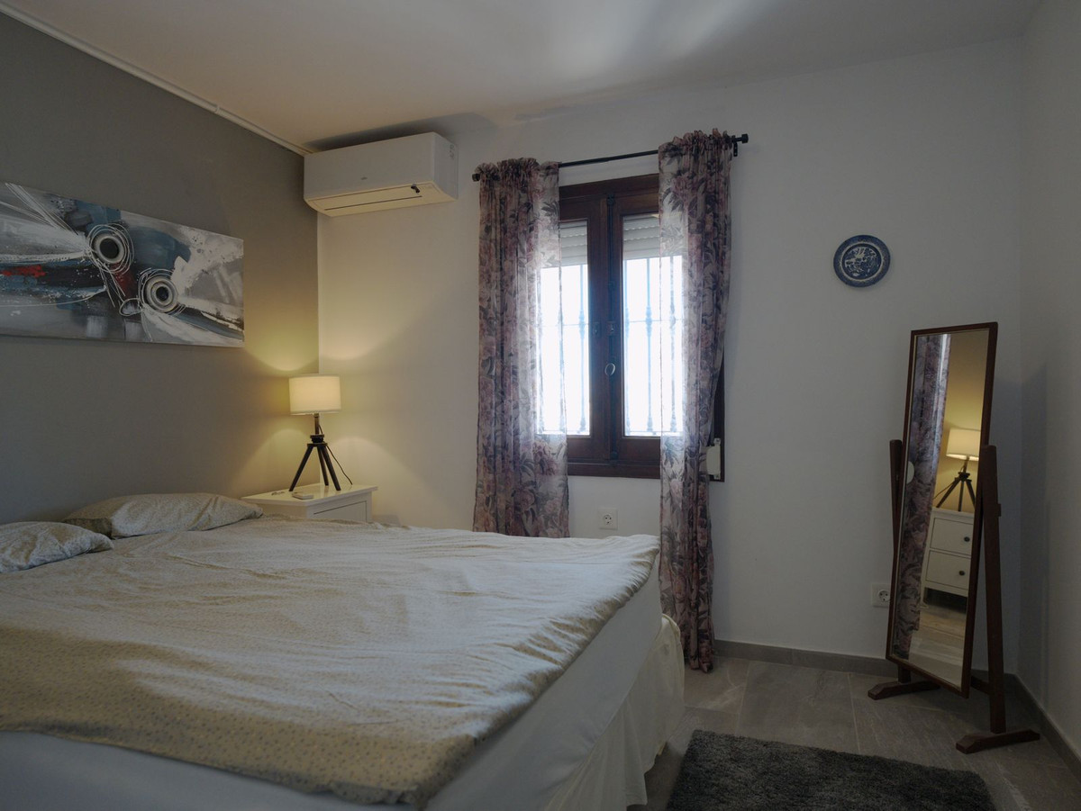 5 Bedroom Villa in Fuengirola - Photo 54