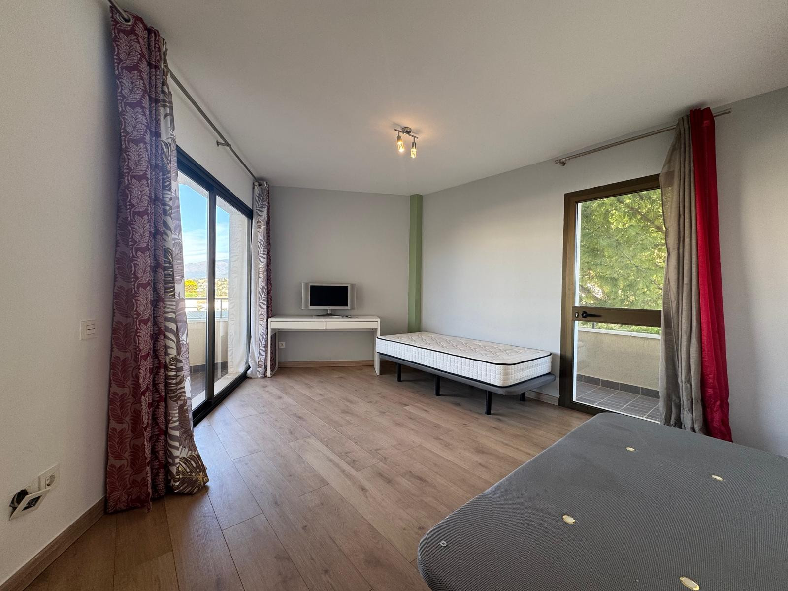 2 Bedroom Apartment in Estepona - Photo 9